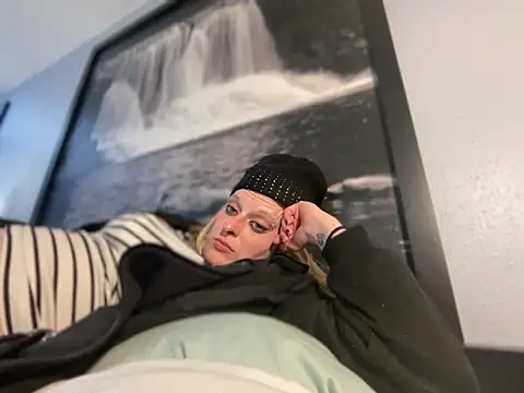 KITTYBOOBOOFUXX online show from 03/25/26, 03:34