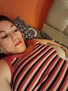 Luna-nevada online show from 10/05/25, 02:54