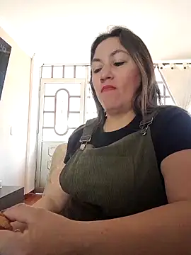 Luna-nevada online show from 10/13/25, 03:01