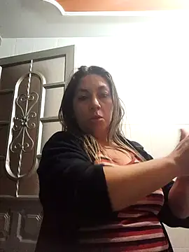 Luna-nevada online show from 10/30/25, 09:33