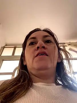 Luna-nevada online show from 11/22/25, 05:23