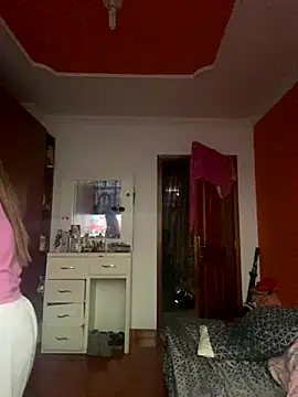 Luna-nevada online show from 11/24/25, 12:05