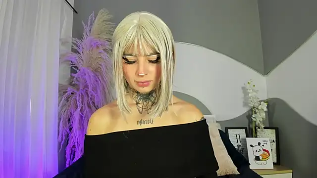 Snapshot of Zhally_Dee chatting on 04/28/26, 12:21 Zhally Dee online show from 04/28/26, 12:21