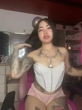 Mia cullen  online show from 02/17/26, 04:02