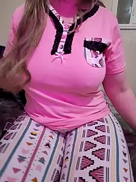 Snapshot of queen_belisima1 chatting on 04/21/26, 11:18 queen belisima1 online show from 04/21/26, 11:18
