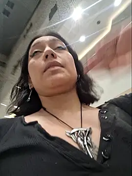 Snapshot of EvelynMoonx chatting on 03/08/25, 10:34 EvelynMoonx online show from 03/08/25, 10:34