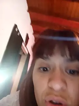 Snapshot of Putitaa34 chatting on 11/15/25, 08:05 Putitaa34 online show from 11/15/25, 08:05