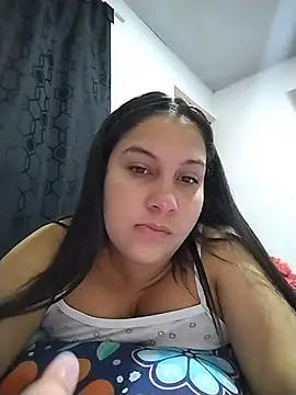 esmeralda jadees online show from 07/05/26, 02:35