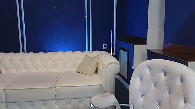 Kira Kenet online show from 03/10/25, 08:45