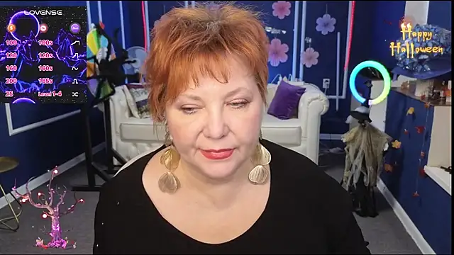 Kira Kenet online show from 10/29/25, 07:32