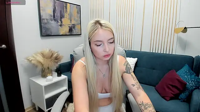 OhMyEmma online show from 03/17/25, 01:03