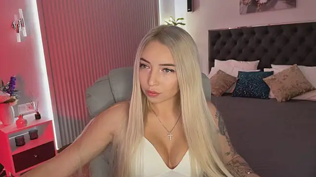 OhMyEmma online show from 09/22/25, 01:18