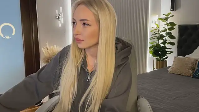 OhMyEmma online show from 03/30/26, 01:17