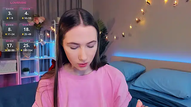 Kira mindnes online show from 03/13/25, 10:43