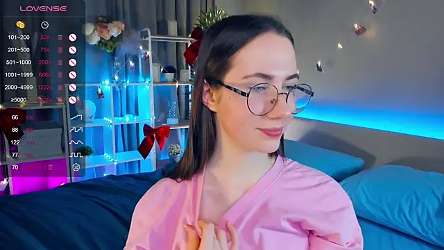 Kira mindnes online show from 03/21/25, 02:07