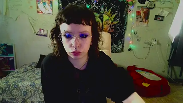 Snapshot of Lil_foxxx chatting on 07/07/26, 11:36 Lil foxxx online show from 07/07/26, 11:36