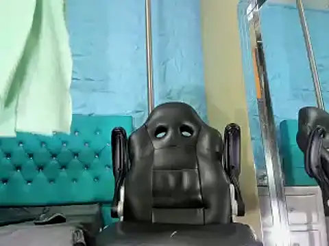 Snapshot of NohaCollens chatting on 03/11/25, 05:46 NohaCollens online show from 03/11/25, 05:46