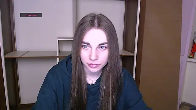 Snapshot of MiaDari_ chatting on 03/17/25, 07:35 MiaDari online show from 03/17/25, 07:35