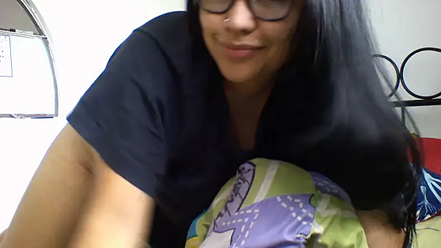 Snapshot of Harris_Annie chatting on 10/03/25, 07:44 Harris Annie online show from 10/03/25, 07:44