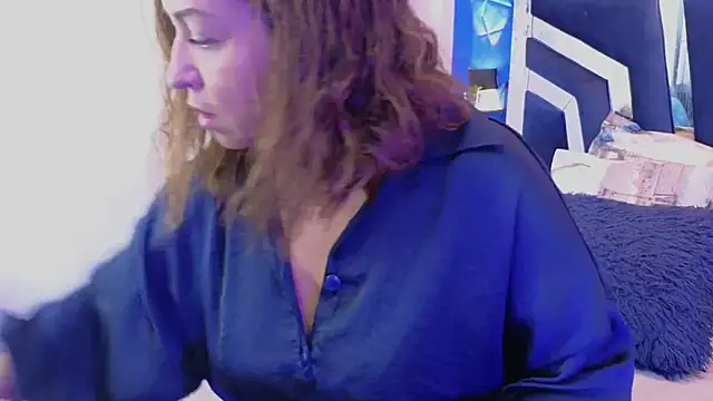 weet Evans    online show from 03/18/25, 04:37