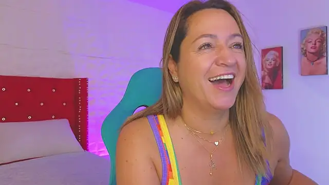 weet Evans    online show from 10/22/25, 04:13