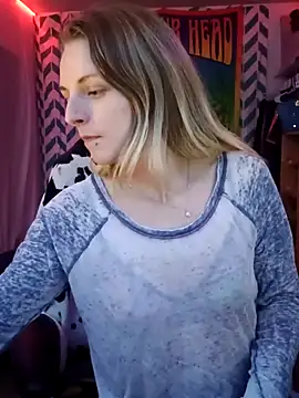 AlicePayne online show from 12/15/25, 07:01