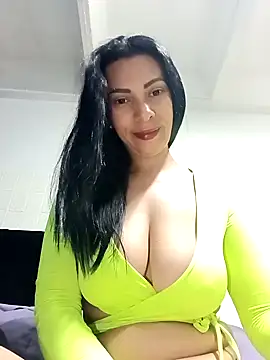 DaphneRosses online show from 04/17/26, 01:47