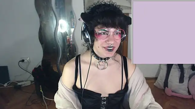 Snapshot of PainPrince69 chatting on 04/03/26, 04:10 PainPrince69 online show from 04/03/26, 04:10