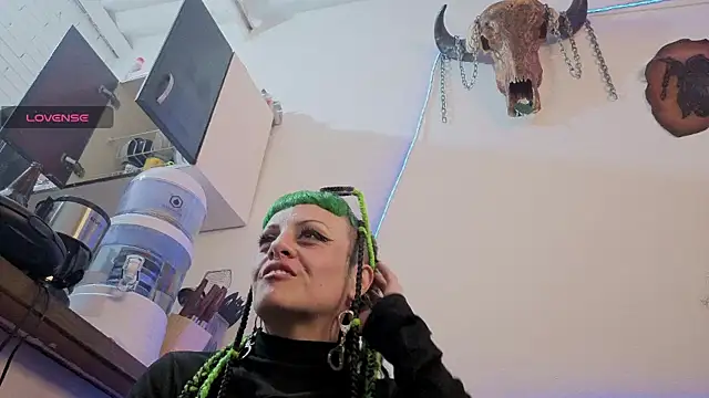 freyaa sorcerees online show from 10/21/25, 03:18