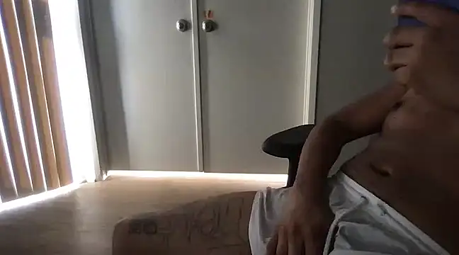 flores6cachondo9 online show from 03/22/25, 12:06