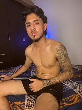 Snapshot of Zayn_kane chatting on 06/26/26, 05:23 Zayn kane online show from 06/26/26, 05:23