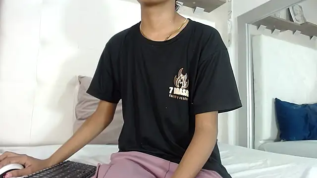 willow smitt online show from 10/30/25, 01:01