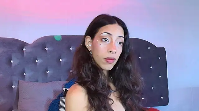 Lia Valmont online show from 02/05/26, 12:54