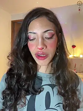 Lia Valmont online show from 04/08/26, 08:03