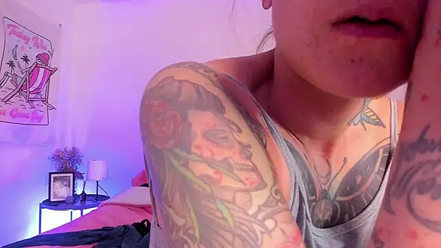 Alessamoth online show from 09/15/25, 06:52