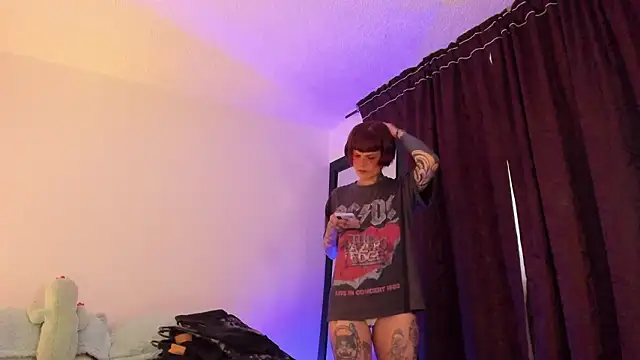 Alessamoth online show from 02/10/26, 08:57