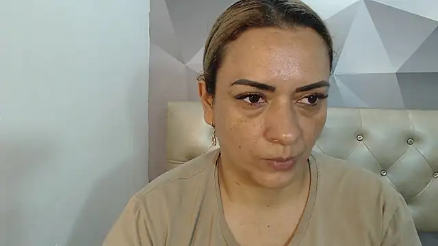 Milf-Prettyboobs online show from 01/16/26, 10:52