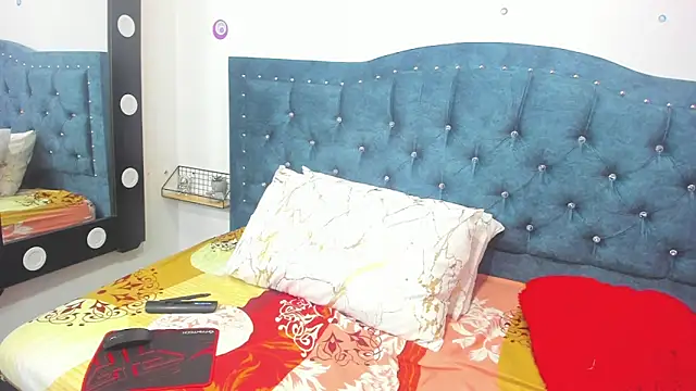 Milf-Prettyboobs online show from 04/06/26, 03:13