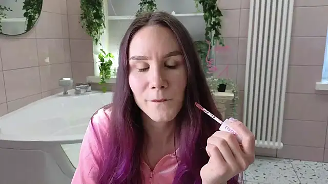 Snapshot of Clare__Florence chatting on 03/12/25, 01:40 Clare Florence online show from 03/12/25, 01:40