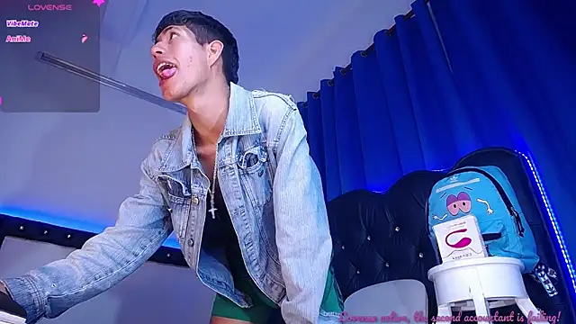 dareck 18 online show from 09/30/25, 12:10