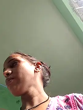 Snapshot of Hotty-Nidhi chatting on 10/23/25, 04:56 Hotty-Nidhi online show from 10/23/25, 04:56