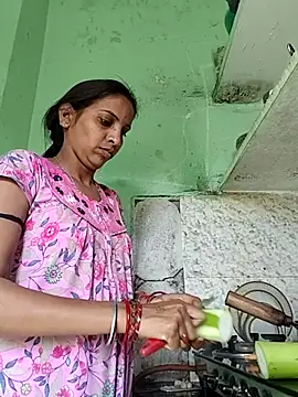 Snapshot of Hotty-Nidhi chatting on 02/26/26, 04:44 Hotty-Nidhi online show from 02/26/26, 04:44