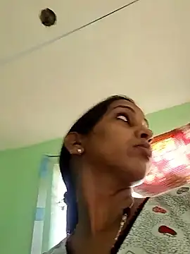 Snapshot of Hotty-Nidhi chatting on 03/03/26, 03:12 Hotty-Nidhi online show from 03/03/26, 03:12