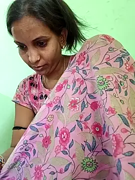 Snapshot of Hotty-Nidhi chatting on 03/05/26, 04:52 Hotty-Nidhi online show from 03/05/26, 04:52