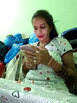 Snapshot of Hotty-Nidhi chatting on 03/21/26, 04:54 Hotty-Nidhi online show from 03/21/26, 04:54
