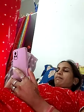 Snapshot of Hotty-Nidhi chatting on 04/01/26, 04:24 Hotty-Nidhi online show from 04/01/26, 04:24