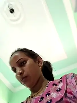 Snapshot of Hotty-Nidhi chatting on 04/02/26, 04:21 Hotty-Nidhi online show from 04/02/26, 04:21
