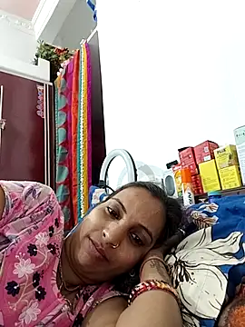Snapshot of Hotty-Nidhi chatting on 04/07/26, 05:46 Hotty-Nidhi online show from 04/07/26, 05:46