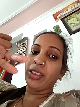 Snapshot of Hotty-Nidhi chatting on 04/13/26, 05:24 Hotty-Nidhi online show from 04/13/26, 05:24