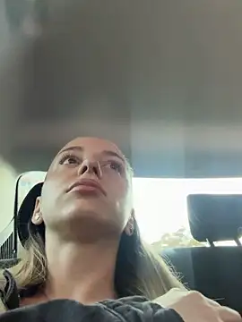 AlexisWhit online show from 10/18/25, 07:31